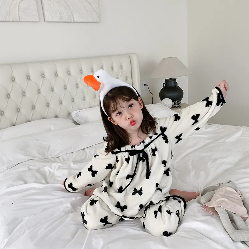 Pajamas Fashion Bowknot Flannel Girls Pajamas Sets Autumn Winter Thicken Warm Comfortable Kids Sleepwear 2-8 Years Old 230310