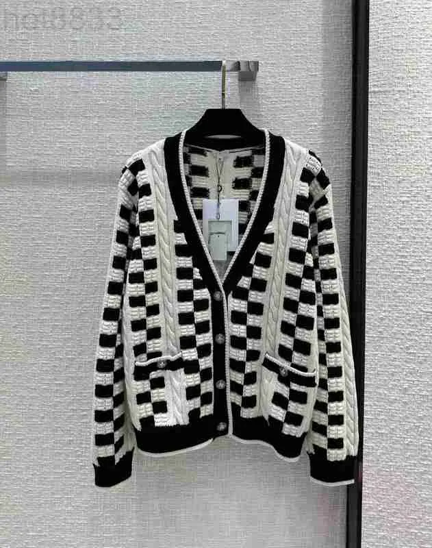 Sigtificatore femminile Designer 2023 New Spring Milan Runway V Neck Long Sleeve High End -End Cardigan Women WMO7 WMO7