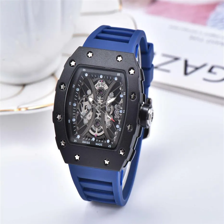 2020 Men Watch Luxury Watch Black Colored Silicone Strap Fashion Designer Watch Sport Quartz Analog Clock Relogio Masculi276U