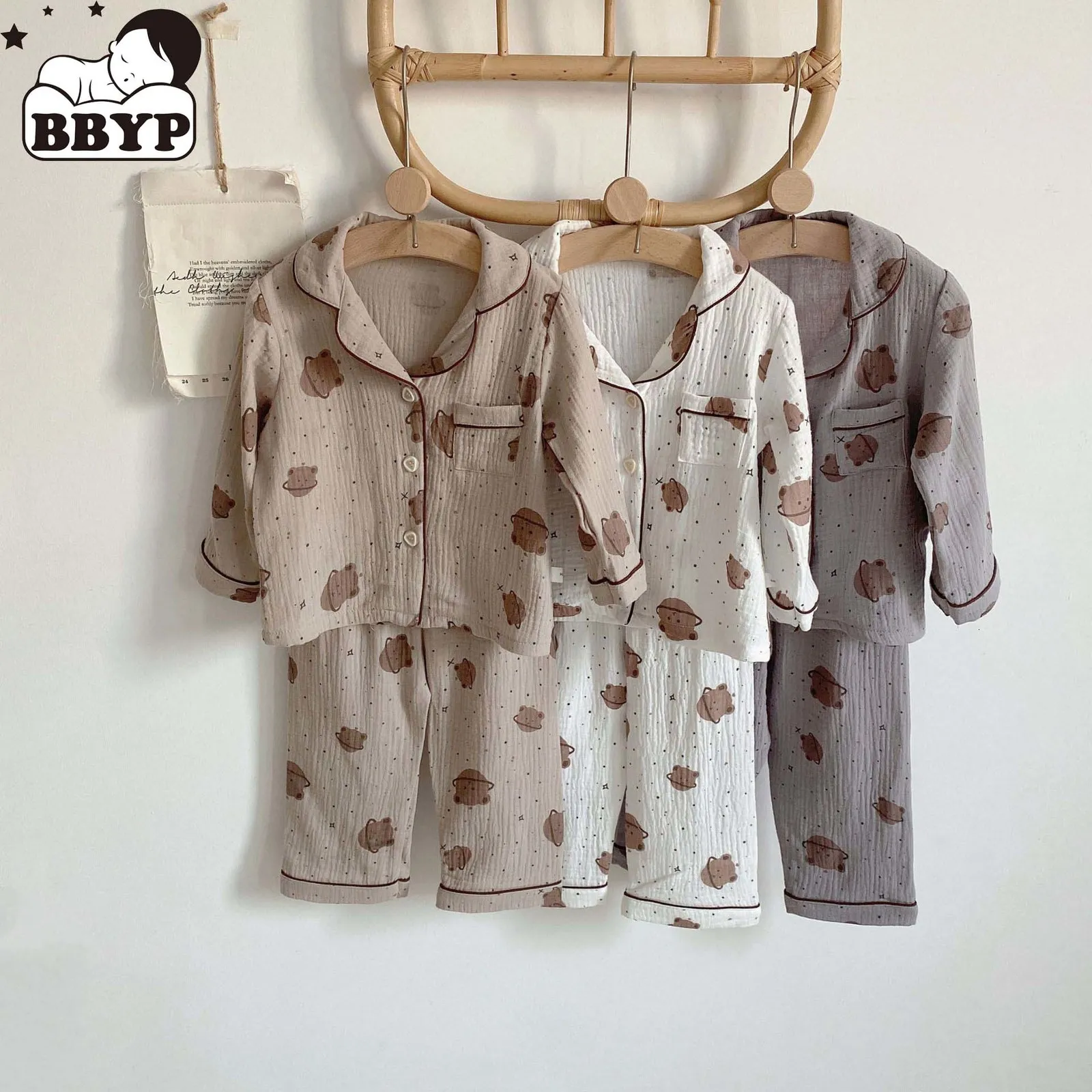 Pigiama 1-7Y Set pigiama per bambini Baby Boys Grils Sleepwear Orso Stampato Manica lunga Risvolto Top Pantaloni lunghi Pigiama per bambini Nighwear 230310