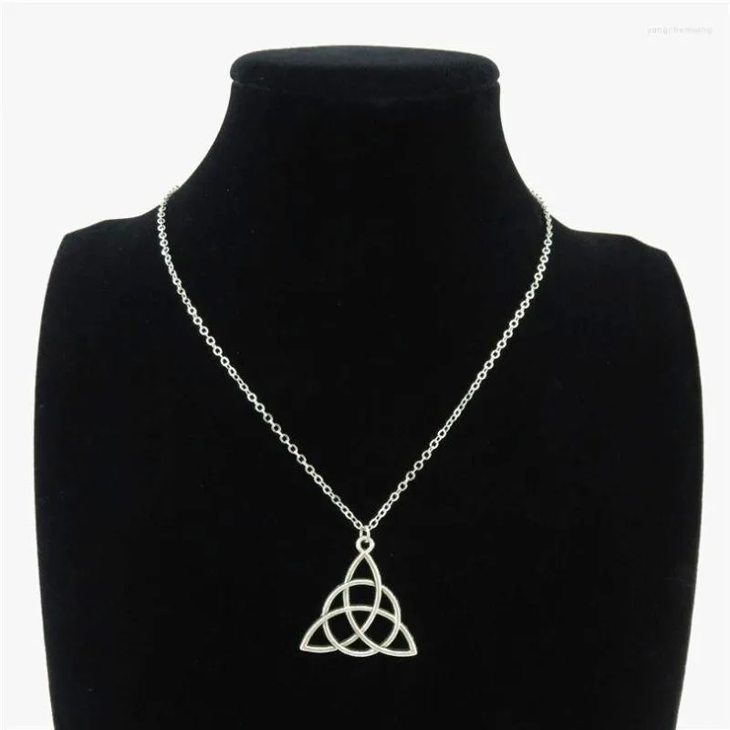 Chaînes Gothic Witch's Irish Knot Charms Colliers Vintage Wicca Amulette Pendentif Collier pour femmes hommes fête cadeau bijoux fabrication en vrac