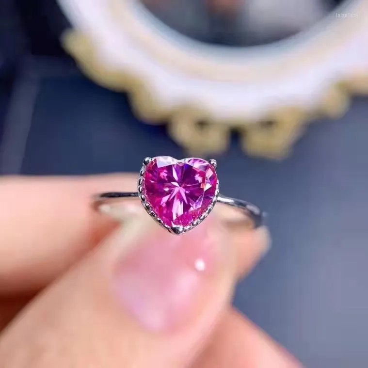 Кластерные кольца 925 Серебряное кольцо 1CT Розовое сердце в форме сердца в форме сердца подарки женского годовщины Vvs1 6 6 мм прошедший бриллиант-тестирование
