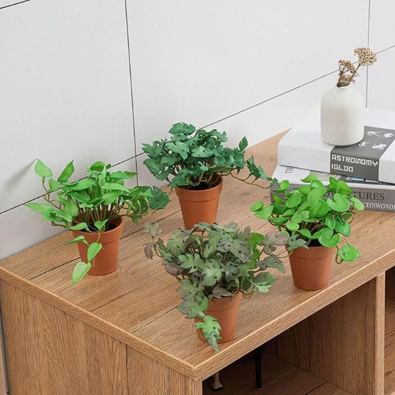 Decoratieve bloemen Desktop ornamentfeest levert kunstmatige planten bonsai huizendecoratie levensecht gras bladeren faux groen pot