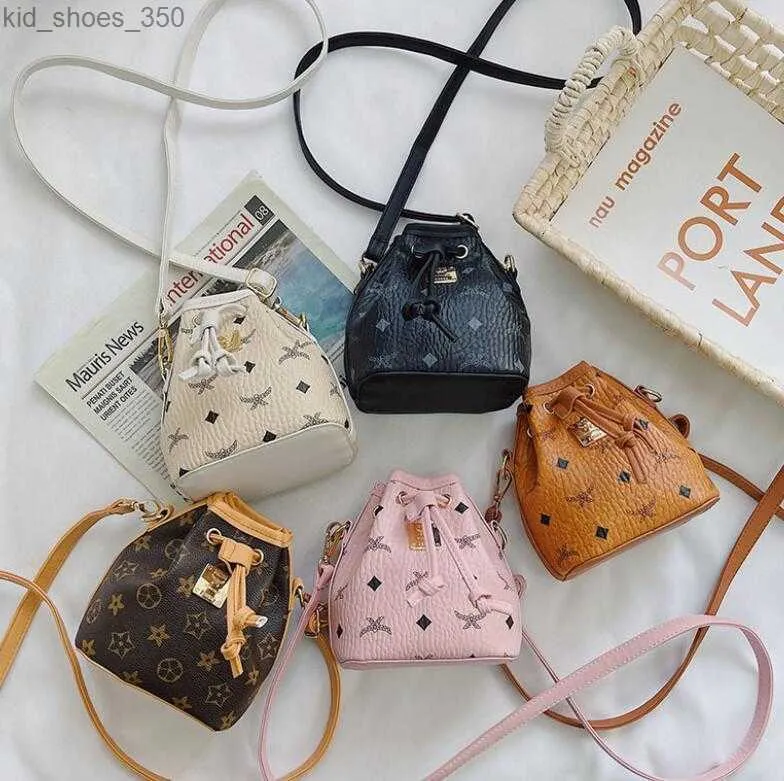 Borse a spalla singola per bambini per bambini Designer Lettere Stampa Fashion Girl Princess Cross Body Change Purse PU Leather Messenger Bucket Bags