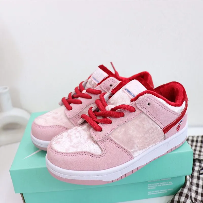 Panda Baby Pattern Print Black Sneaker Shoes Foe Men Women main image 0