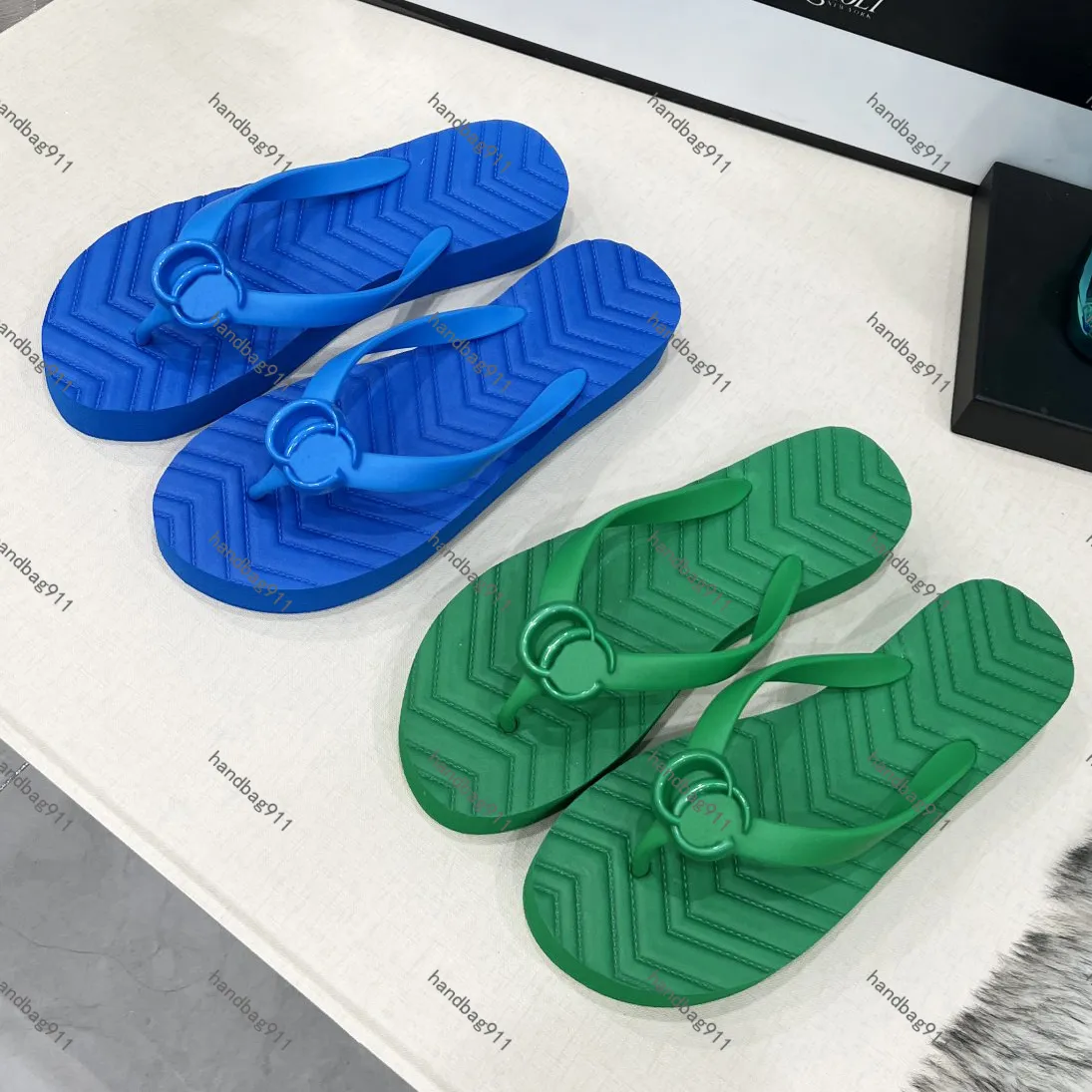 2023 Designer tofflor Stylish Shoes Women Sandaler Luxury Lady Fashion Summer Rubber Black Green White Pink Red Blue Slides Beach Loafers Platform Flip-Flops S41901