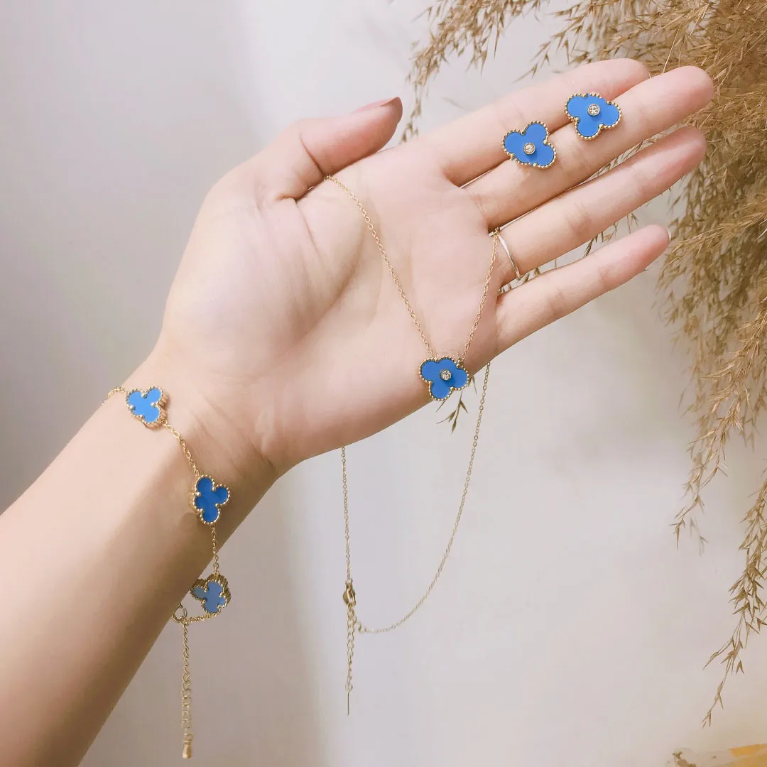 Tasarımcı Kızlar Kolye Küpeleri Seviyor Set Moda Kızlar Mavi Kolye Tasarımcı Marka Küpe Bahar Aksesuarları Yeni 925 Gümüş Bilezik Düğün Hediyeleri