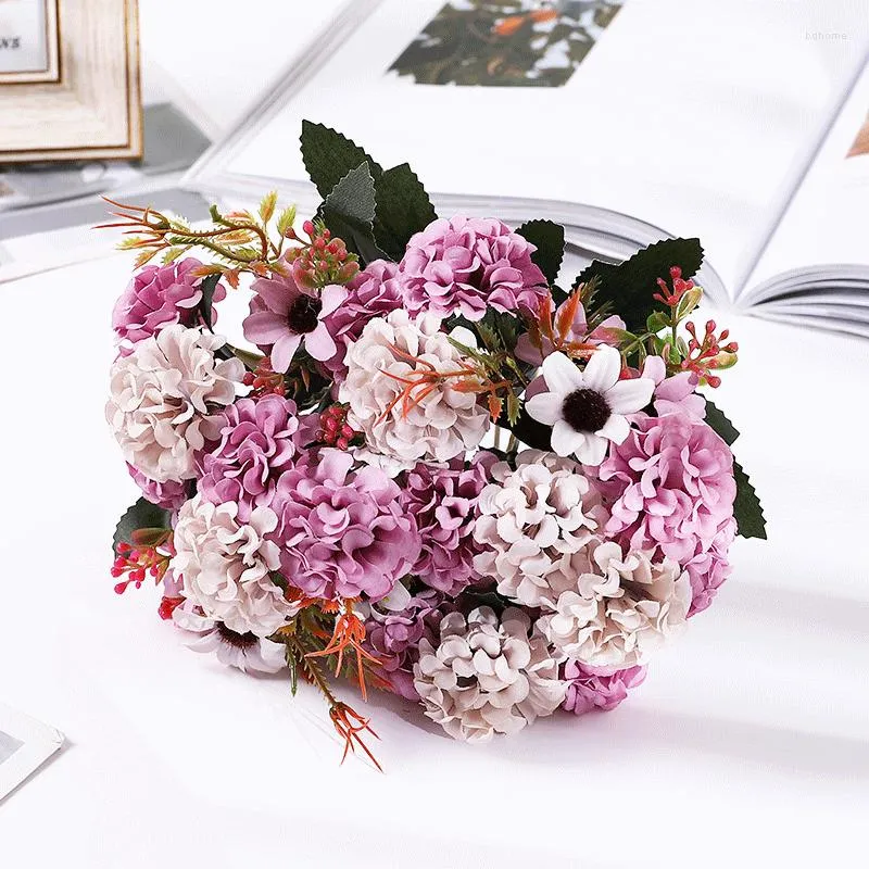 Decoratieve bloemen Kleurrijke kunstmatige zijde Hydrangea Bruiloft Bride Houd Flower Diy Handmade Valentijnsdag Fake Bouquet Christmas