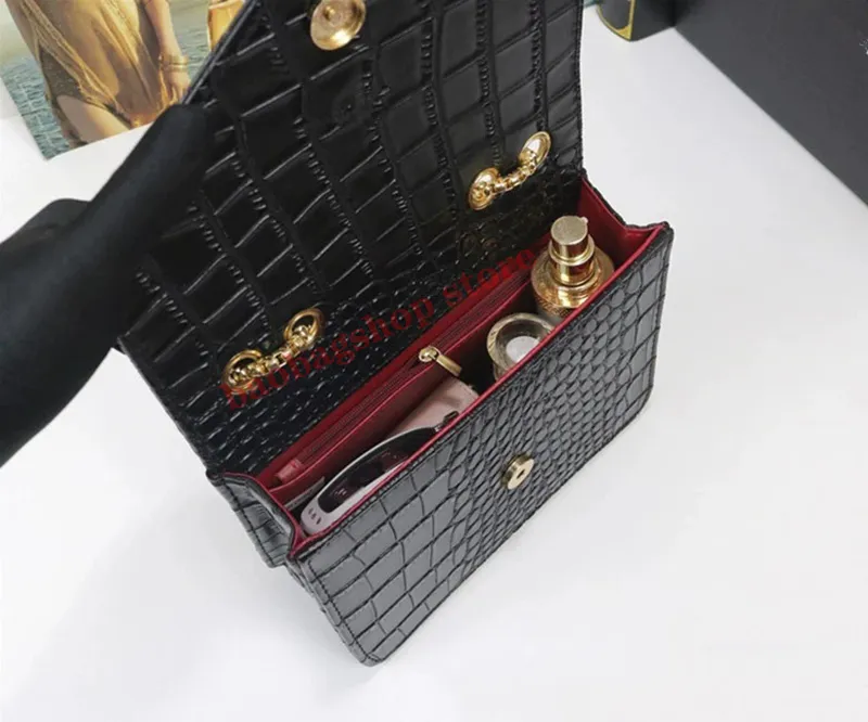 Sac de créateur Épaule Femme Sacs fourre-tout bagg Alligator cuir de veau noir classique rayures diagonales chaînes matelassées cadeaux en gros Voyage fête de vacances Cuir souple 2023