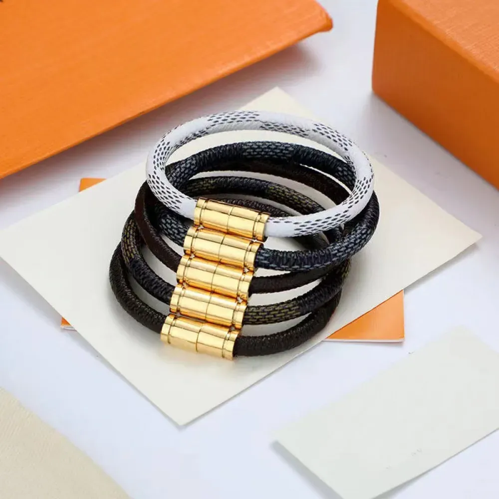 Fashion women bracelet designer fashion leather bracelet magnetic buckle average size neutral jewelry ladies bracelet men s bracelet girlfriend Christmas gift