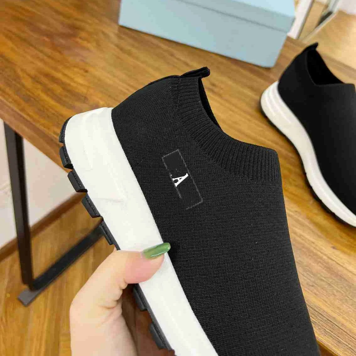 Exquisite Full Grain Leather Comfort Leisure Shoe High Heel Platform Sports  Shoes Fashion White Sneakers Hiking Shoe Men's Athletic Footwear - China  Sneakers and Sports Shoes price | Made-in-China.com
