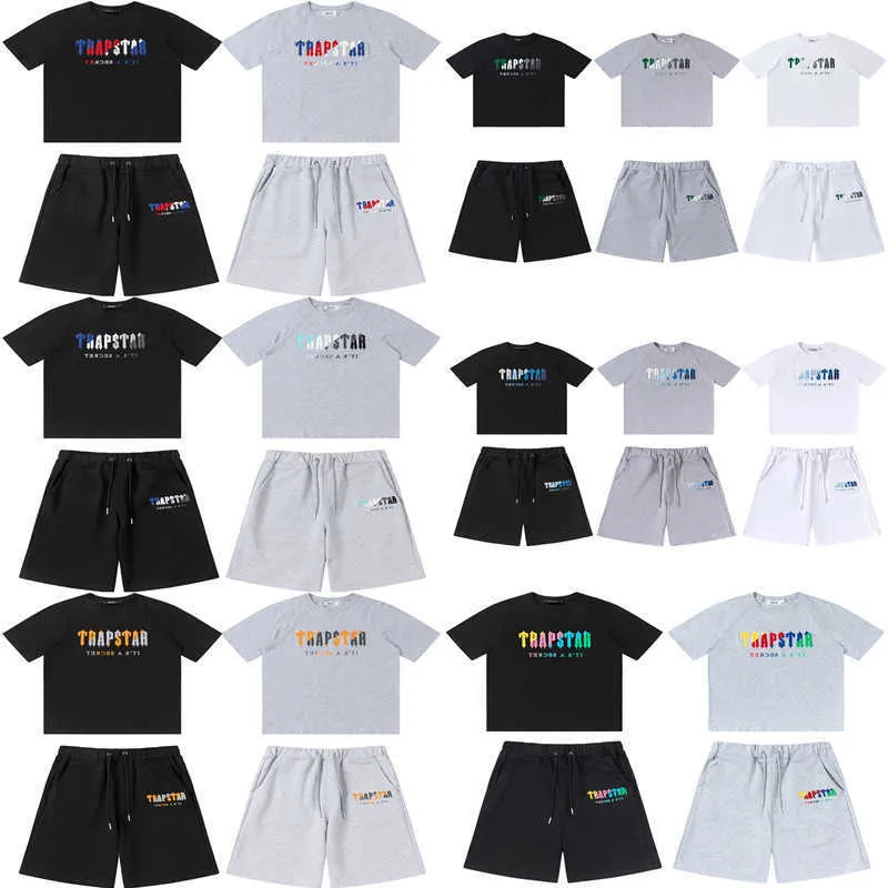 Trapstar New Rainbow Lettre Gradient Serviette Broderie À Manches Courtes T-shirt Lâche High Street Casual Shorts Set