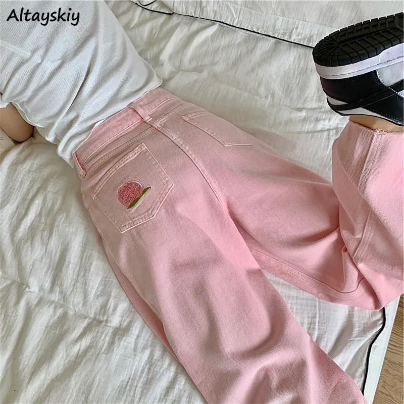 Women's Jeans Sweet Pink Jeans Women High Waist Cute Embroidery Peach Denim Trousers Female Simple Straight Baggy Chic Designer Tender Teens 230311