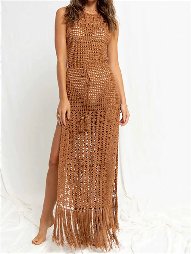 Kvinnors badkläder Kvinnor ihålig ut stickad bikini -täckning är ärmlös se genom Tassel Long Dress Summer Bohemian Y2K Sexiga strandklänningar Y230311