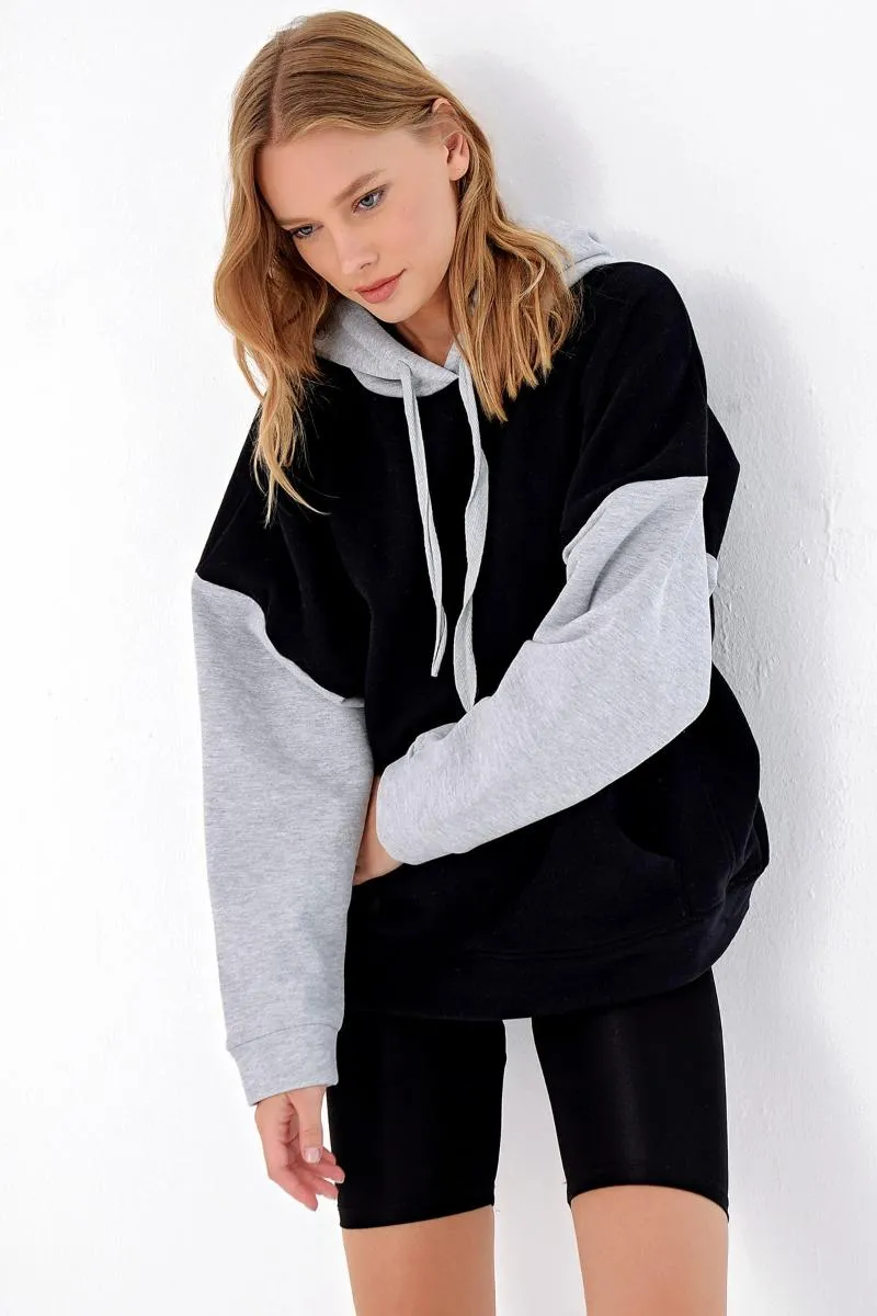 Women's Hoodies & Sweatshirts WOMEN COLOR BLOCK OVERSIZED HOODED SWEATSHIRT SUITABLE FOR COMFORTABLE DAILY USE HAS A SOFT TISSUE SEASON