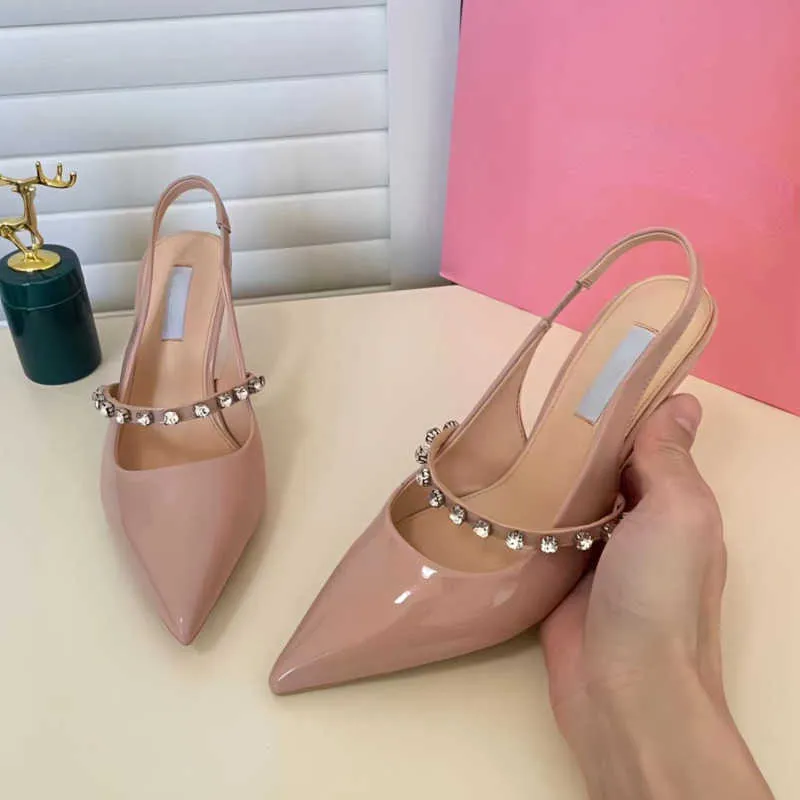 Miu Spetsiga Rhinestone Sandaler Klänning Skor 2022 Sommar Naken Tunn Klack Lackläder Fransk Fairy Style Höga klackar Singelskor 6,5 cm