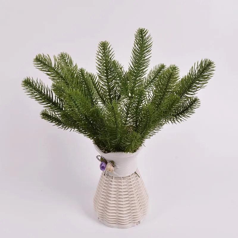 Flores decorativas 10pcs Simulação artificial Simulação Pine Green Pine para casamento Decoração de Natal Diy Presente de Natal Decoração de árvore