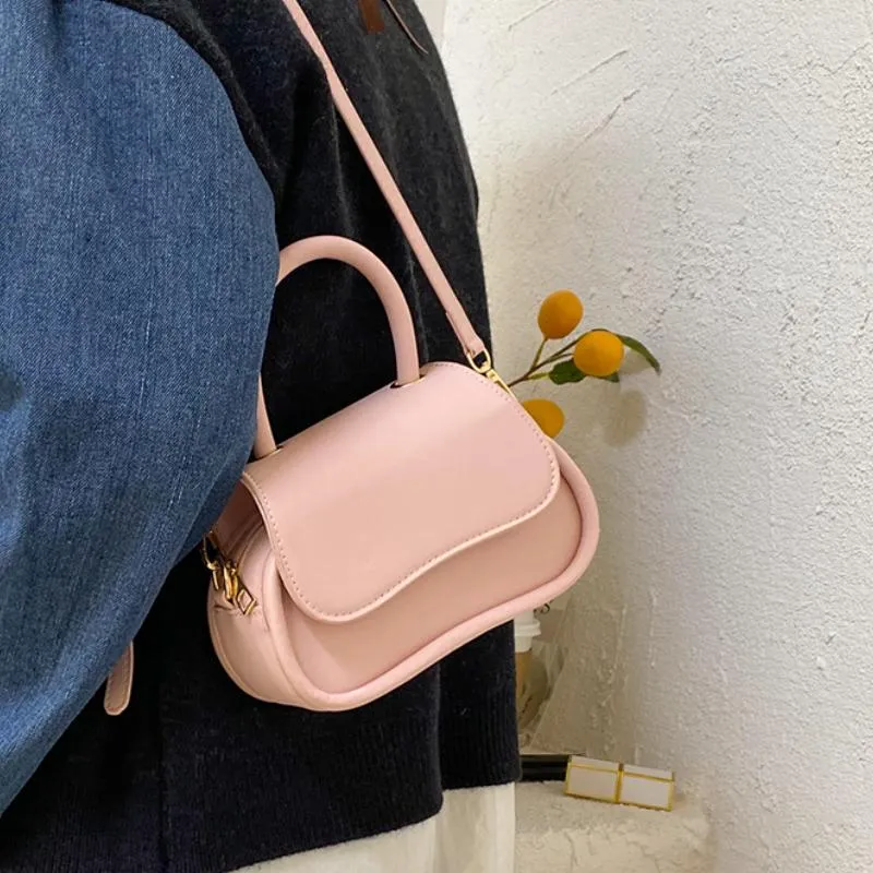 Sacs de soirée MBTI 2023 Sac à main de luxe pour filles Portefeuille de couleur unie pour femmes en cuir rose élégant sac à bandoulière tout-match