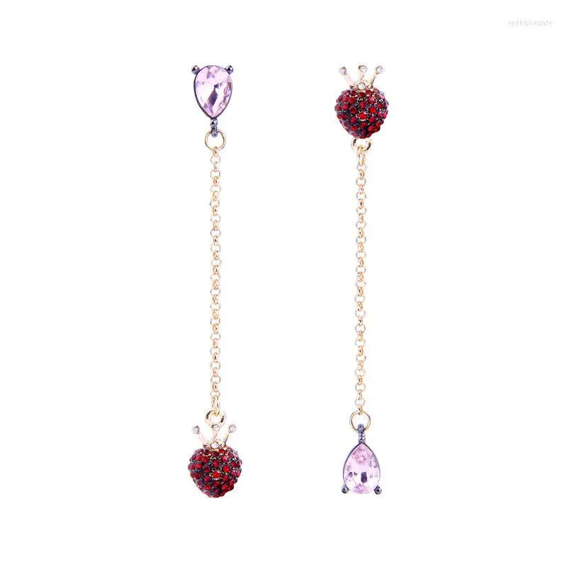 Dangle Earrings Red Glass Crystal Long Chain Pendant 2023女性ファッション非対称の王冠パーティージュエリーのためにピアス