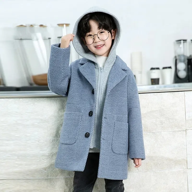 Coat Boys 'Coats Autumn and Winter Mediumthick Foreign Style Children's Polyester single -bebreasted gewatteerde capuchon kaki blauw 230311