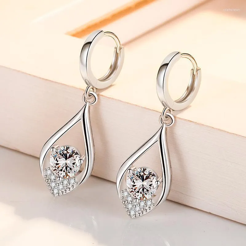 Hoop oorbellen Huggie Fashion 925 Sterling Silver voor vrouwen Micro ingelegde zirkon Cloud Water Earring Sieraden Lady Bruiloft Accessoireshoop OD