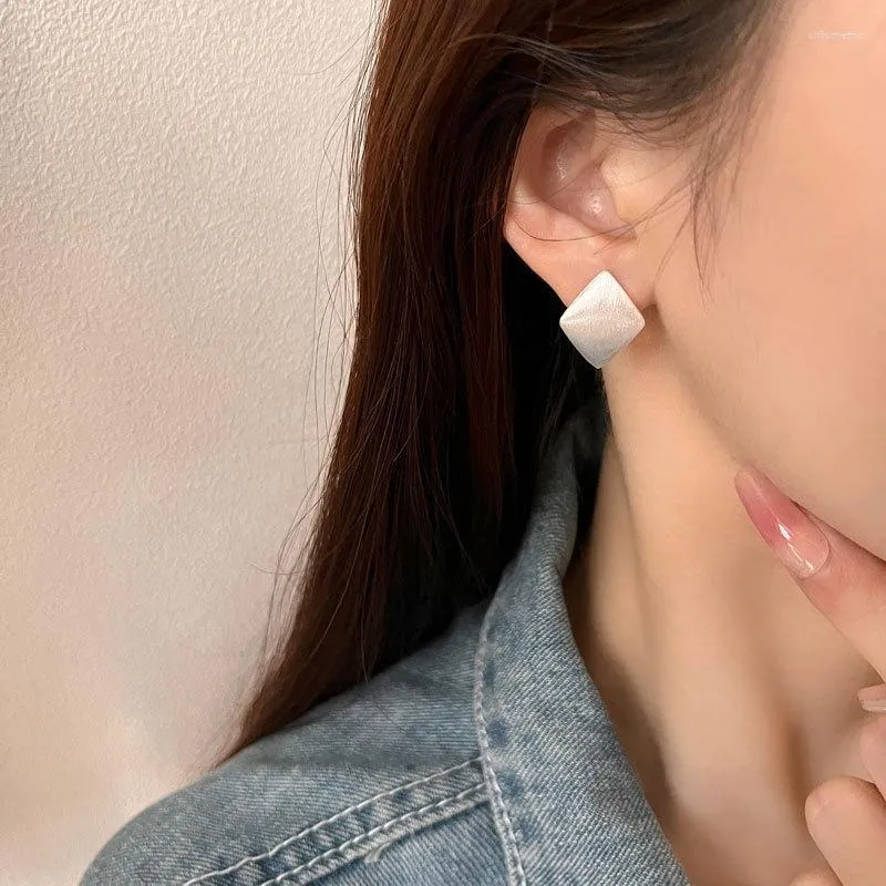 バックイヤリング韓国の四角いブラシ付きS925女性のためのシルバーダイヤモンドクールなデザイン耳ボタンファッションジュエリーギフト