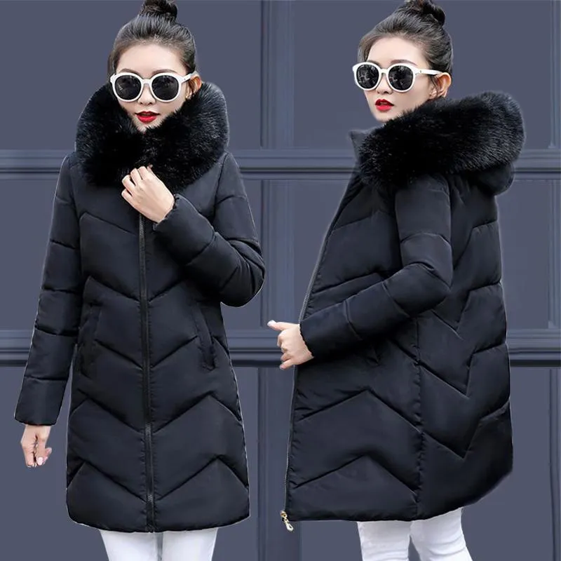 Femmes duvet Parkas mode européenne noir hiver veste grande fourrure à capuche épaisse femme chaud manteau pour les femmes 2023