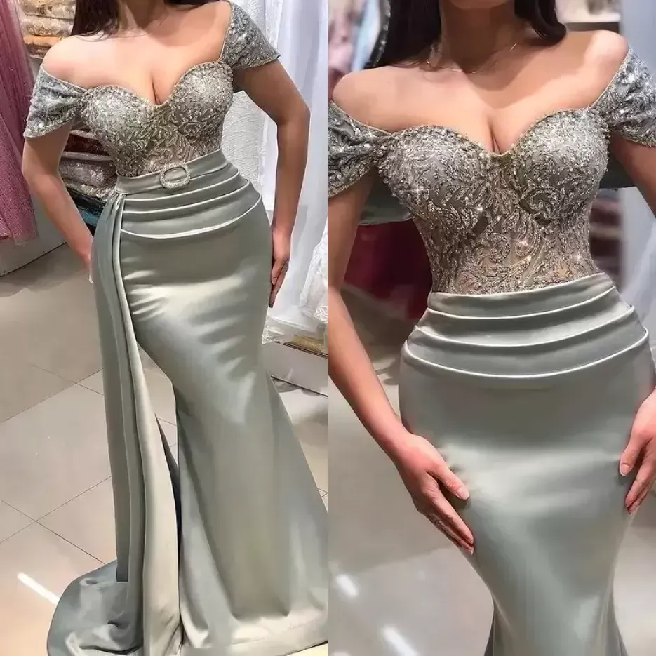 2023 Gümüş Denizkızı Nedime Elbise Omuzdan Çıkarılabilir Trenle Boncuklu Saten Saten Slaksız Kayış Düzenli Özel Yapım Plus Boyut Hizmetçi Onur Gowns Vestido