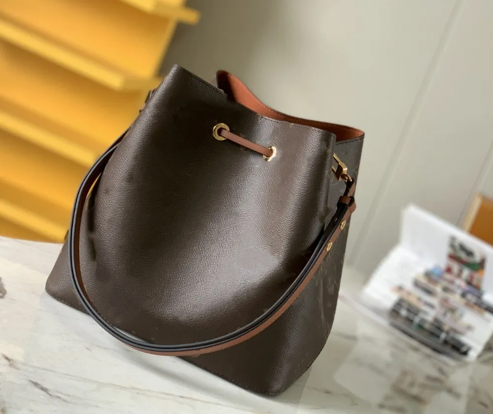 Designer luxe modezakken Cannes Handtassen vrouwen klassieke schoudertasje slot elkaar leren emmer totes crossbody mode dame lederen cilindrisch