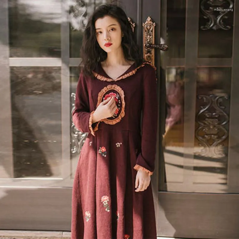 Casual Dresses High Quality2023 Spring Autumn Fashion Embroidery Flowers Long Knit Dress Female Lace Ruffles Stitching Sailor Collar