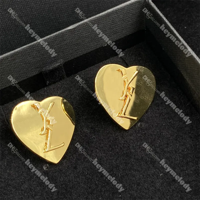 Designer Love Orecchini a bottone in oro Orecchini a cerchio a forma di cuore Lettera Orecchini con sigillo in acciaio Accessori per gioielli per feste di nozze