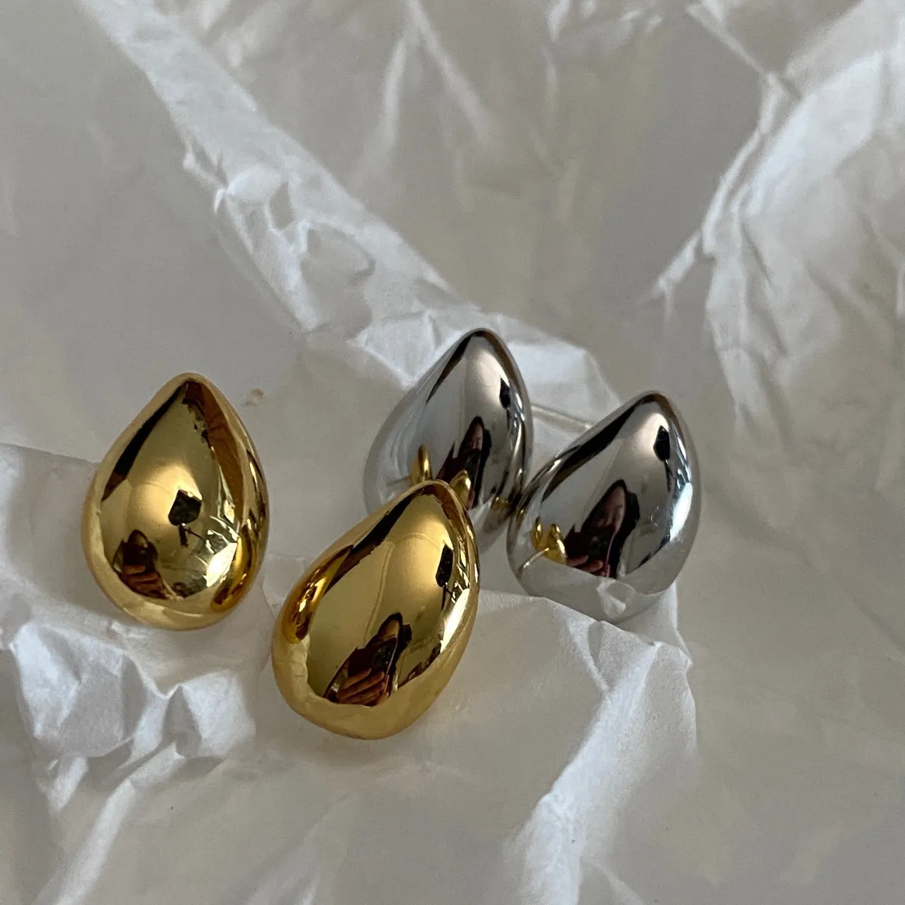 Elegant Gold Tone Drop Earrings Korean Inspired Stud with Water