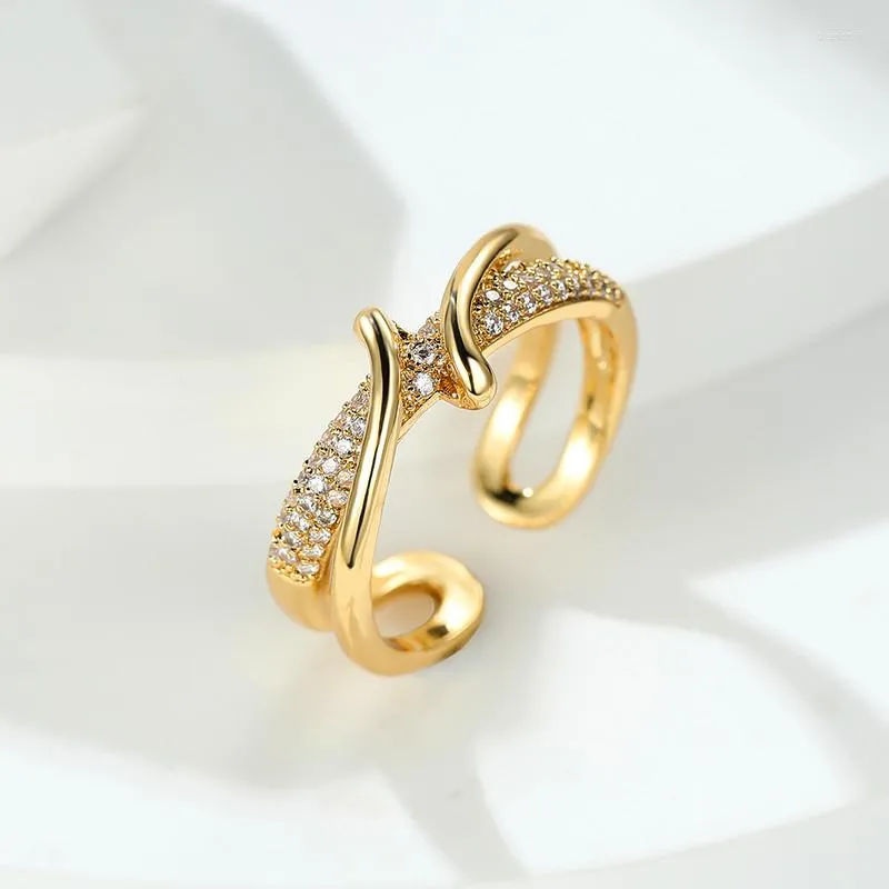 Anéis de casamento feminino cross prism cristal um anel charme cor de ouro amarelo para mulheres noivado de pedra de noiva ajuste