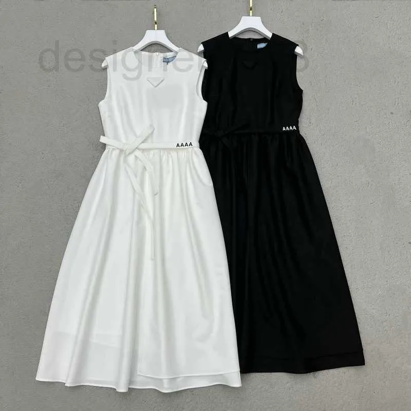 Casual Dresses Designer 2023 Summer New Sleeveless High midje Solid med Belt O-Neck Triangle Brosch Women Lad Long 25xp