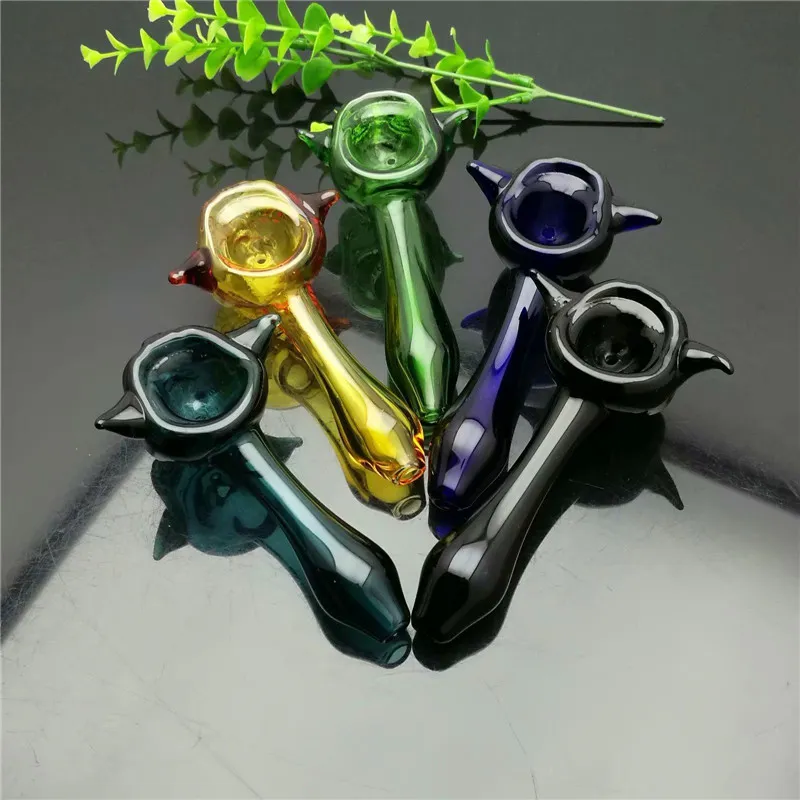 Pipes populaires européennes et américaines avec des oreilles pointues et du verre coloré Bangs en gros Pipes de brûleur à mazout Pipes à eau Pipe en verre Plates-formes pétrolières Smoki