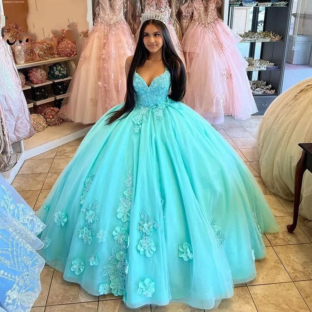 Turquoie Dree 2023 Quinceanera Spaghetti Strap 레이스 아플리케 바닥 길이 수제 꽃 칙칙함 만들기 달콤한 15 16 Prince Pageant Ball Gown