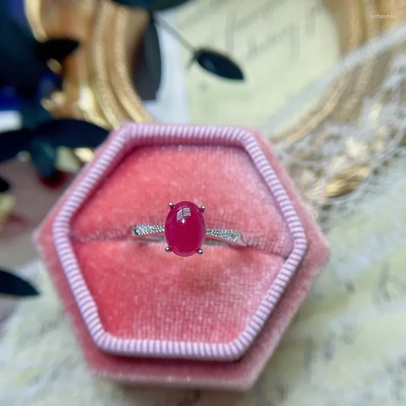 Klaster pierścionków Naturalny birmański rubinowy pierścionek Japończyk i koreański lekki luksusowy trend modowy Nisza damska dam