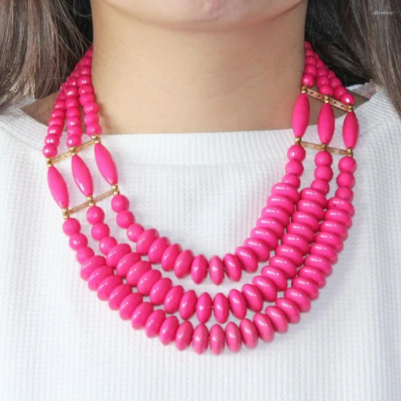 Halsbandörhängen Set Dark Pink Beaded Statement Acrylic Bead Smycken Triple Strand Chunky Fuchsia för kvinnor