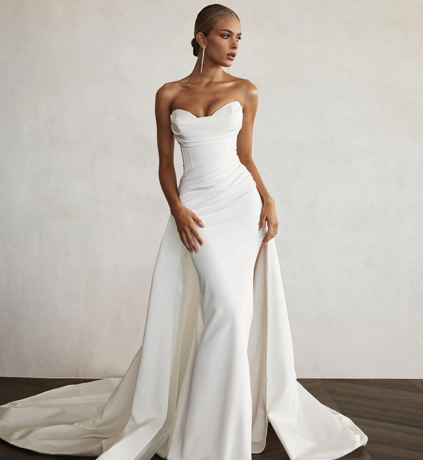 Robe De mariée sirène moderne en Satin, décolleté en cœur, fente avant, avec traîne détachable, style Boho, pour femmes, nouvelle collection 2023