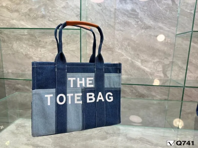 Designer Bag Canvas Alfabet Bag Casual mode stor kapacitet Bag personlighet lapptäcke färg denim väska en axel diagonal span handväska
