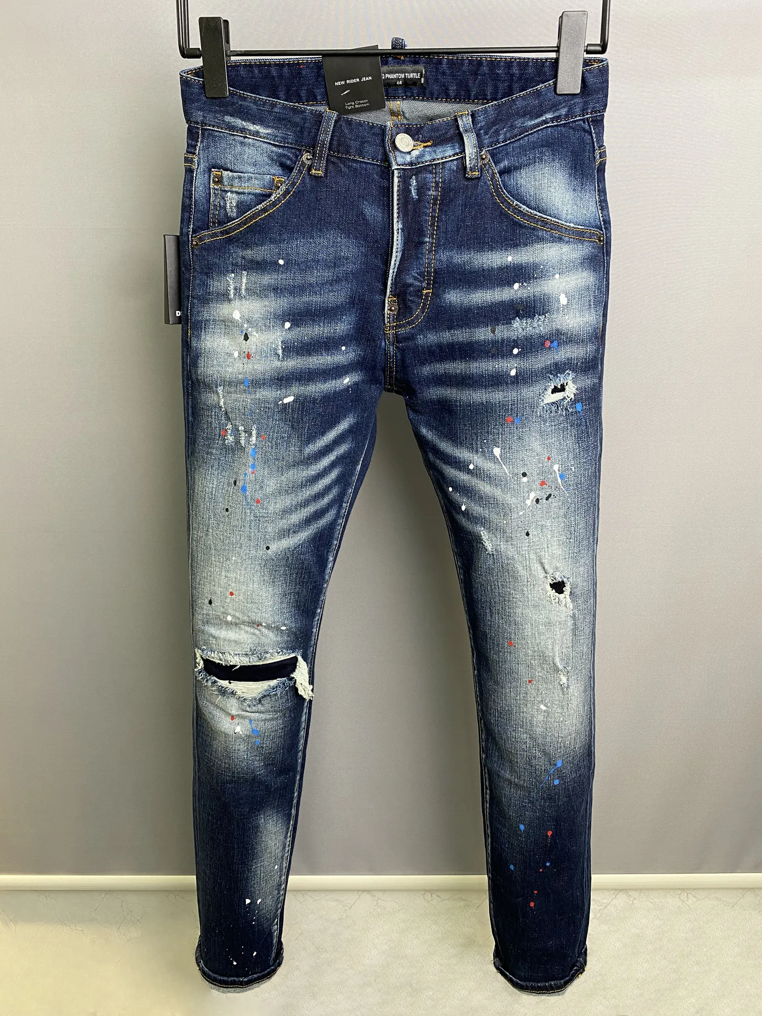 DSQ Phantom Kaplumbağa Erkek Kot Klasik Moda Adam Kot Hip Hop Rock Moto Mens Sıradan Tasarım Yırtıcı Kot Putperest Sıska Denim Biker Jeans 61273