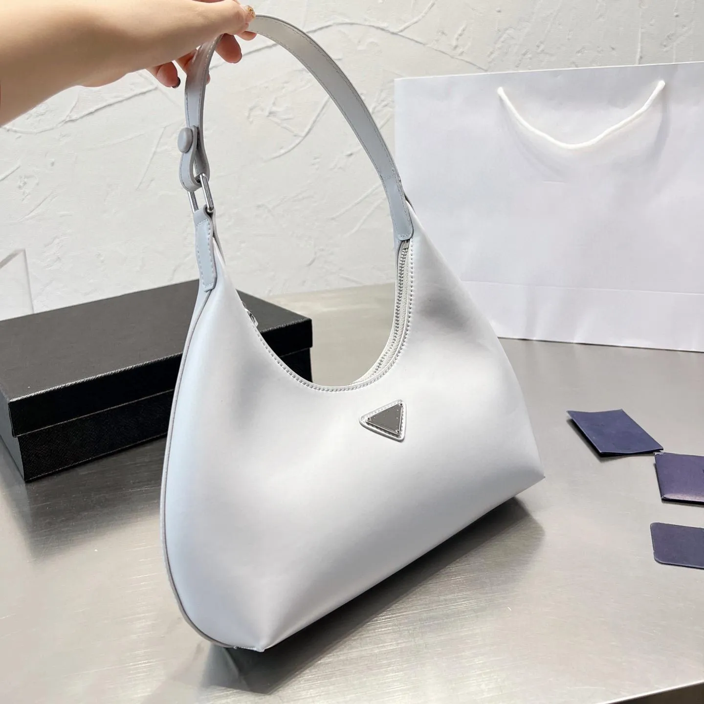 Designer fashion underarm bag solid color high grade handbag summer new perfect replica