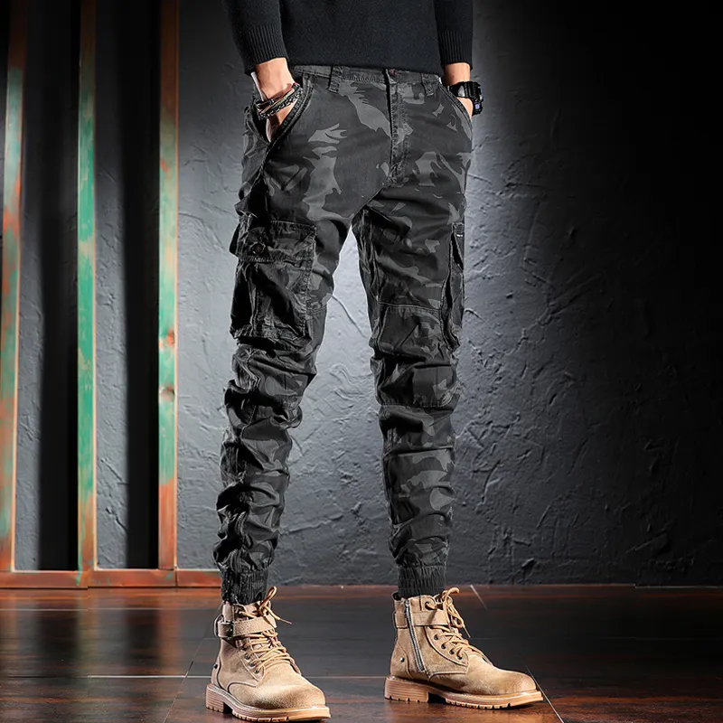 Herren Jeans Modedesigner Männer Jeans Tarnung Militärhosen Multi -Taschen Casual Cargo Hosen Hombre Zipper Bottom Hip Hop Jogger 230313