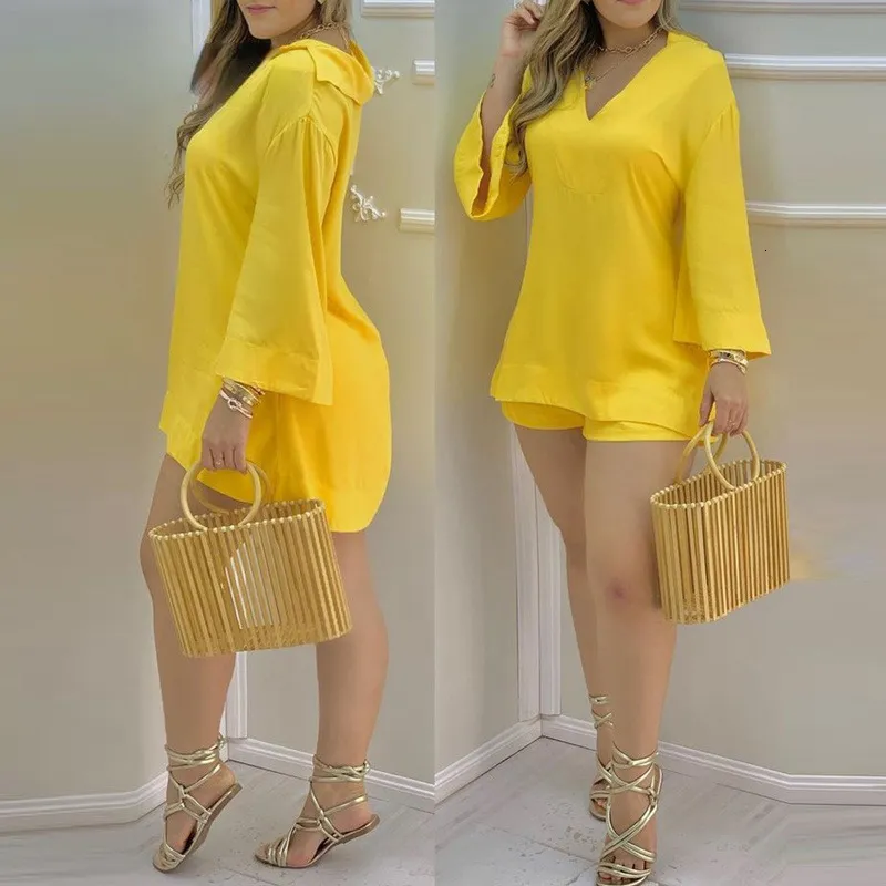 Kvinnors tvåbitar byxor Kvinnor Två bit Set Solid Plain Bell Sleeve V-Neck Top Shorts Set Outfit Summer Summer Stay Material Decoration Origin Gende 230313