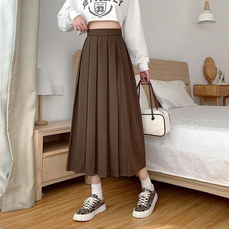 Kjolar houzhou vintage brun veckade långa kjolar kvinnor koreanska mode hög midja chic elegant a-line midi kjol för flickor preppy stil 230313