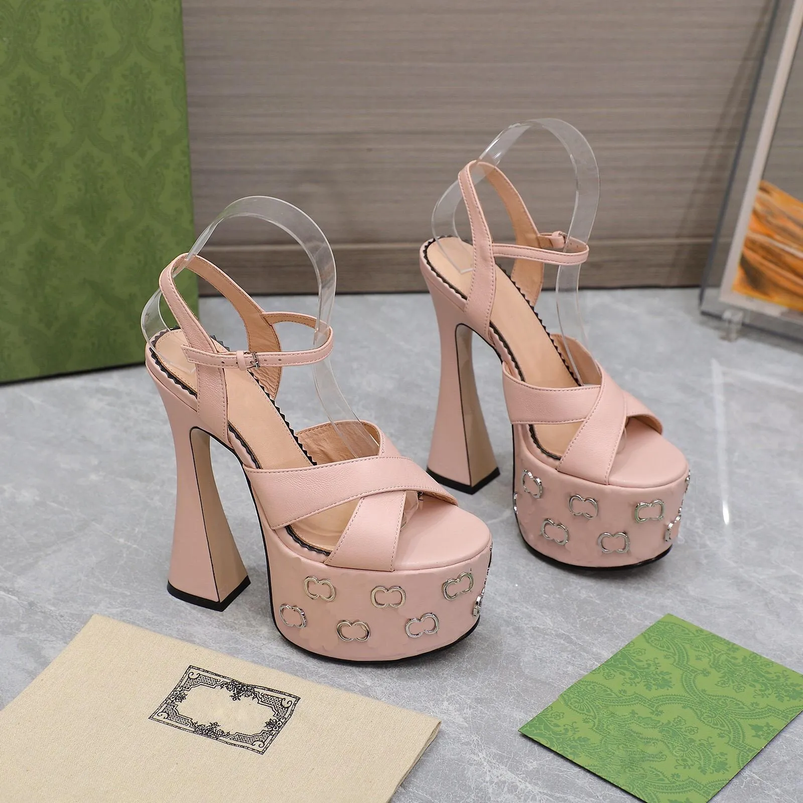 2023 Damen-Designer-High-Heels-Sandalen mit ineinandergreifenden Nieten, 15,5 cm, modische Partykleid-Schuhe, Größe 35–41