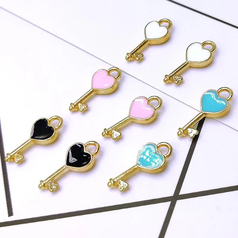 Charms 20pcs/lote 7 16 mm Chave de coração Pingente de esmalte para pingente de pingente para colar de pulseira DIY