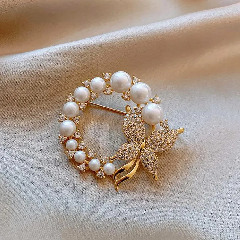 Fashion Pearl Rhinestone Broches For Women Trendy Wrheas Butterfly Elegant Circle Leaf Broche Pins Party Wedding Geschenken