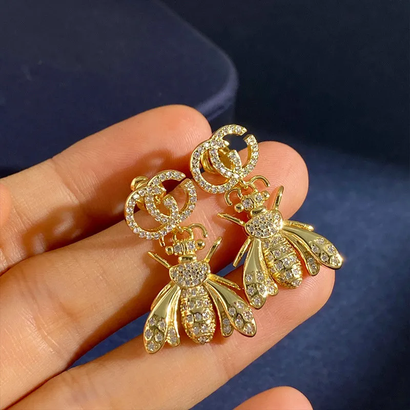 Stud Vintage Gold Plated Full Strass Bee Boucles d'oreilles Jewelries Lettre cadeau de mariage usine en gros Avec sac à poussière