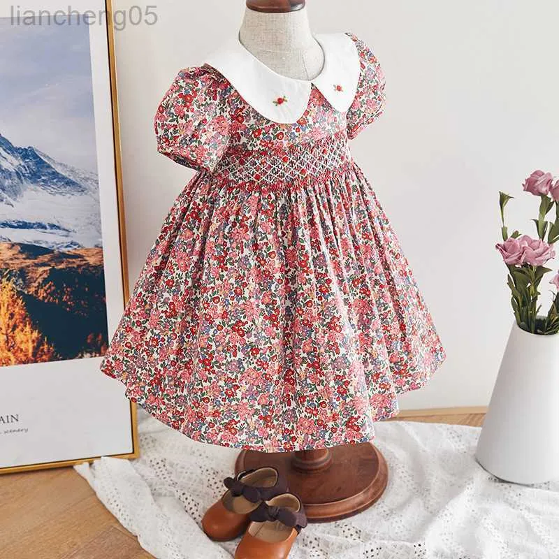 Flickas klänningar spädbarn flicka smockad blommig klänning baby smock rocks barn spanska boutique kläder baby flicka spanien handgjorda smockning klänning w0314